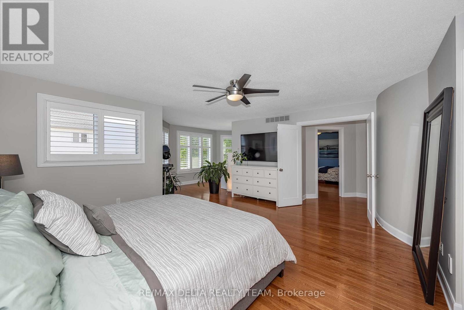 1426 CHEVERNY CRESCENT - 21