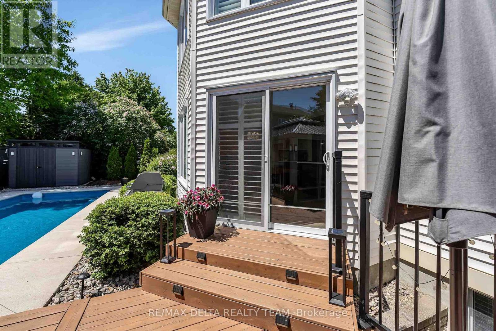 1426 CHEVERNY CRESCENT - 35
