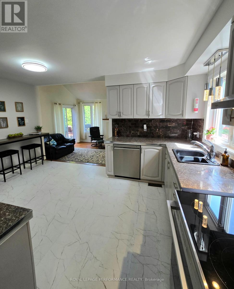 61 HAWLEY CRESCENT - 14