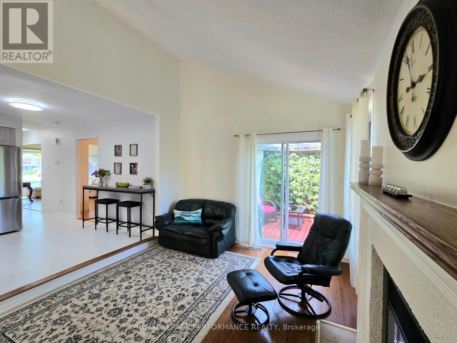 61 HAWLEY CRESCENT - 16