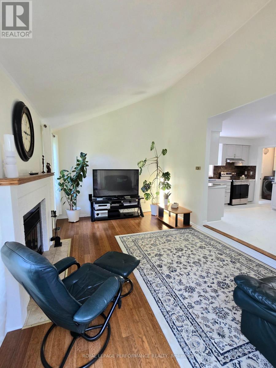 61 HAWLEY CRESCENT - 17