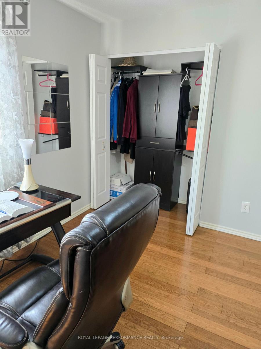 61 HAWLEY CRESCENT - 27