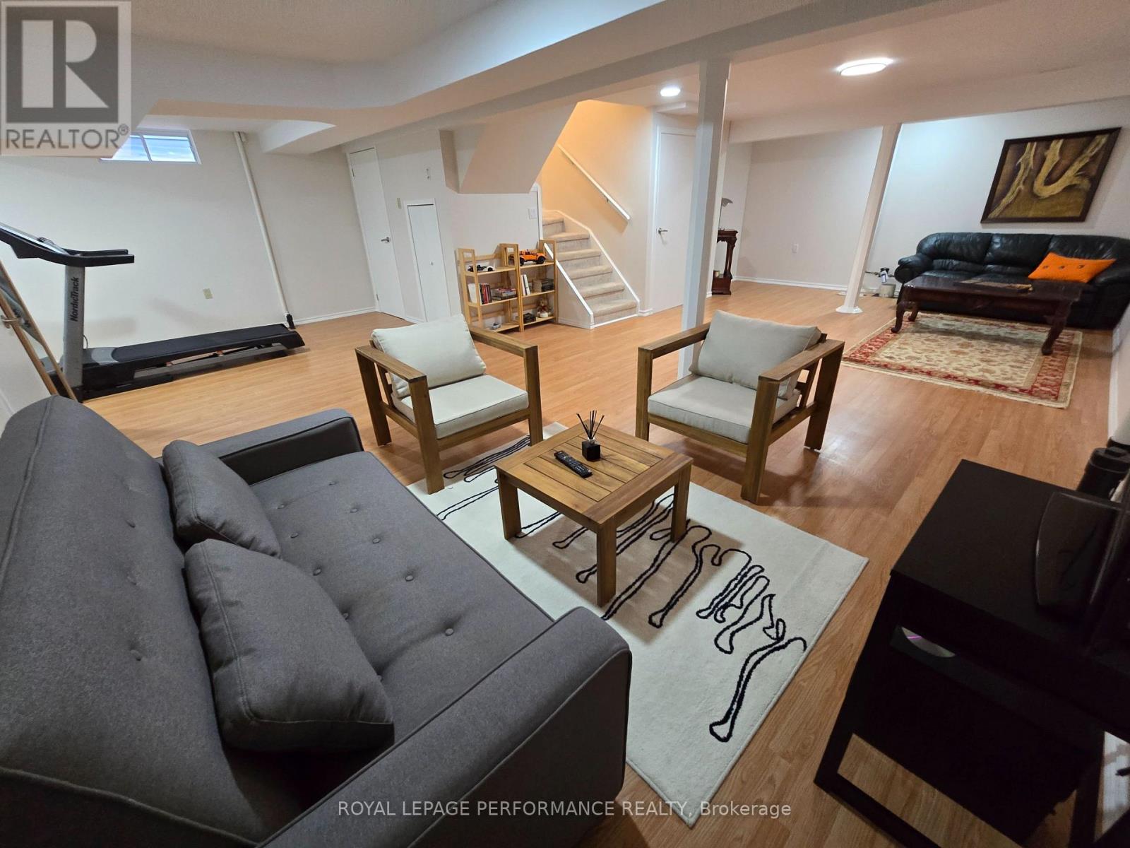 61 HAWLEY CRESCENT - 31