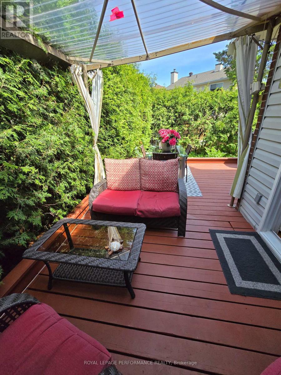 61 HAWLEY CRESCENT - 34