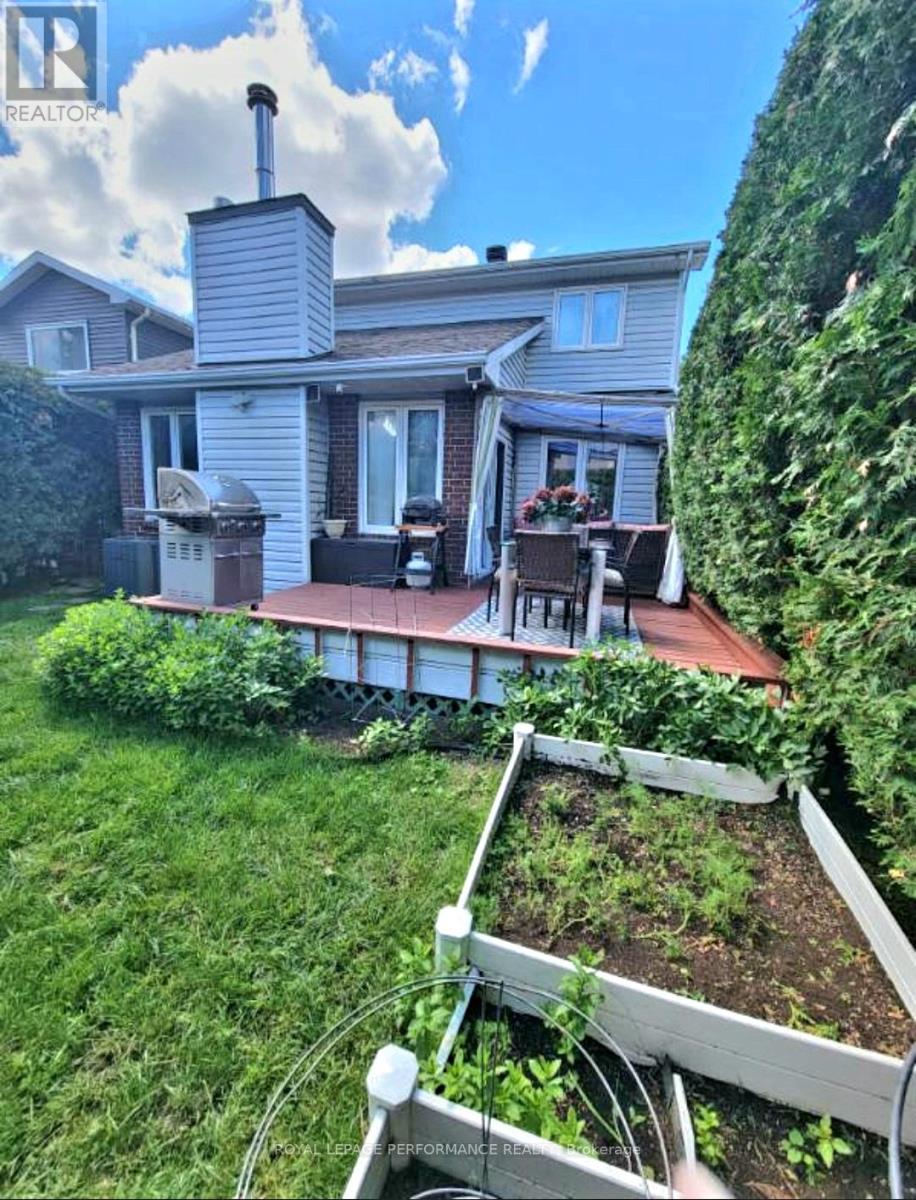 61 HAWLEY CRESCENT - 35