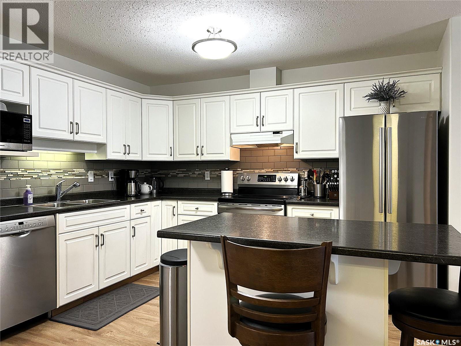 #105 910 Heritage VIEW - 2