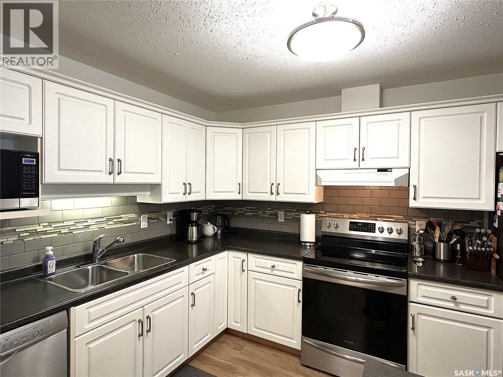#105 910 Heritage VIEW - Image 3