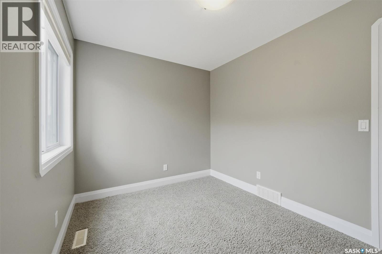 425 Redwood CRESCENT - 32