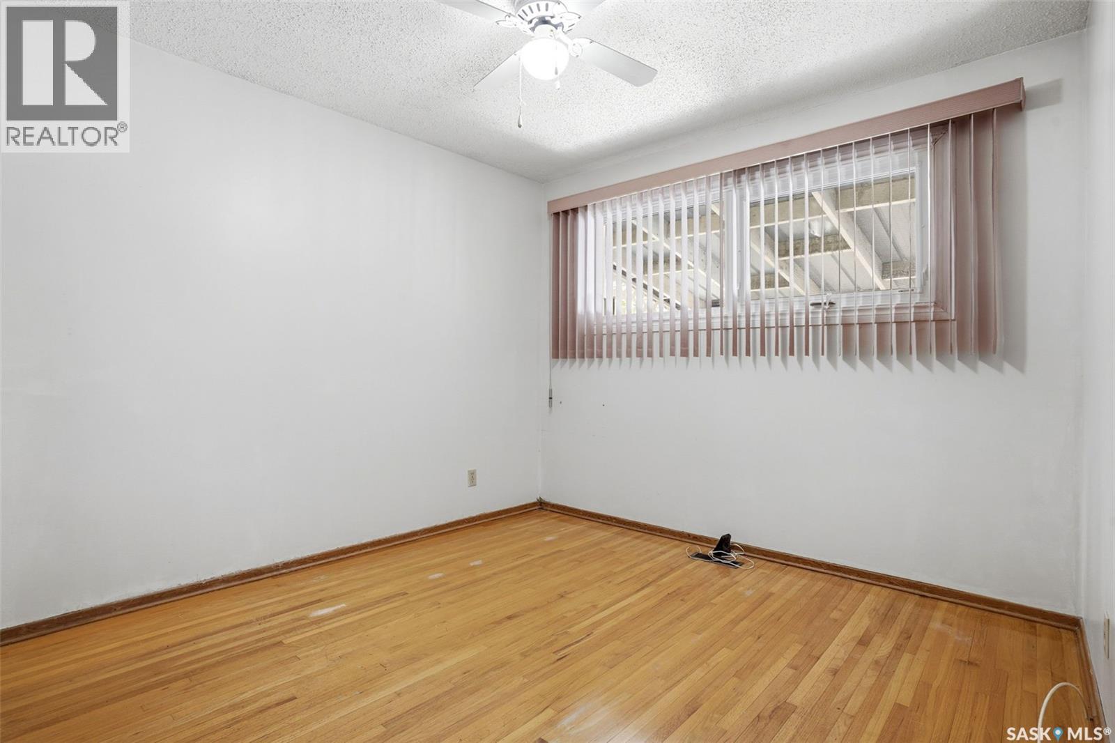 2078 McAra STREET - 19