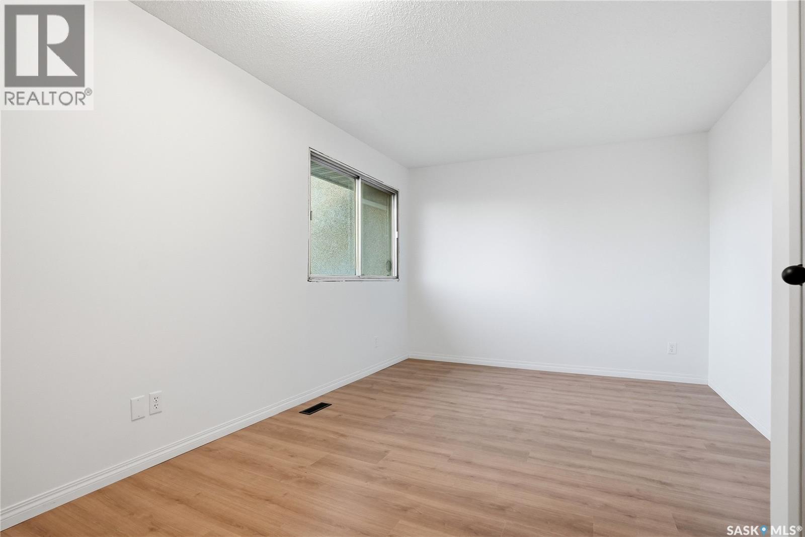 #93 1128 Mckercher DRIVE - 22