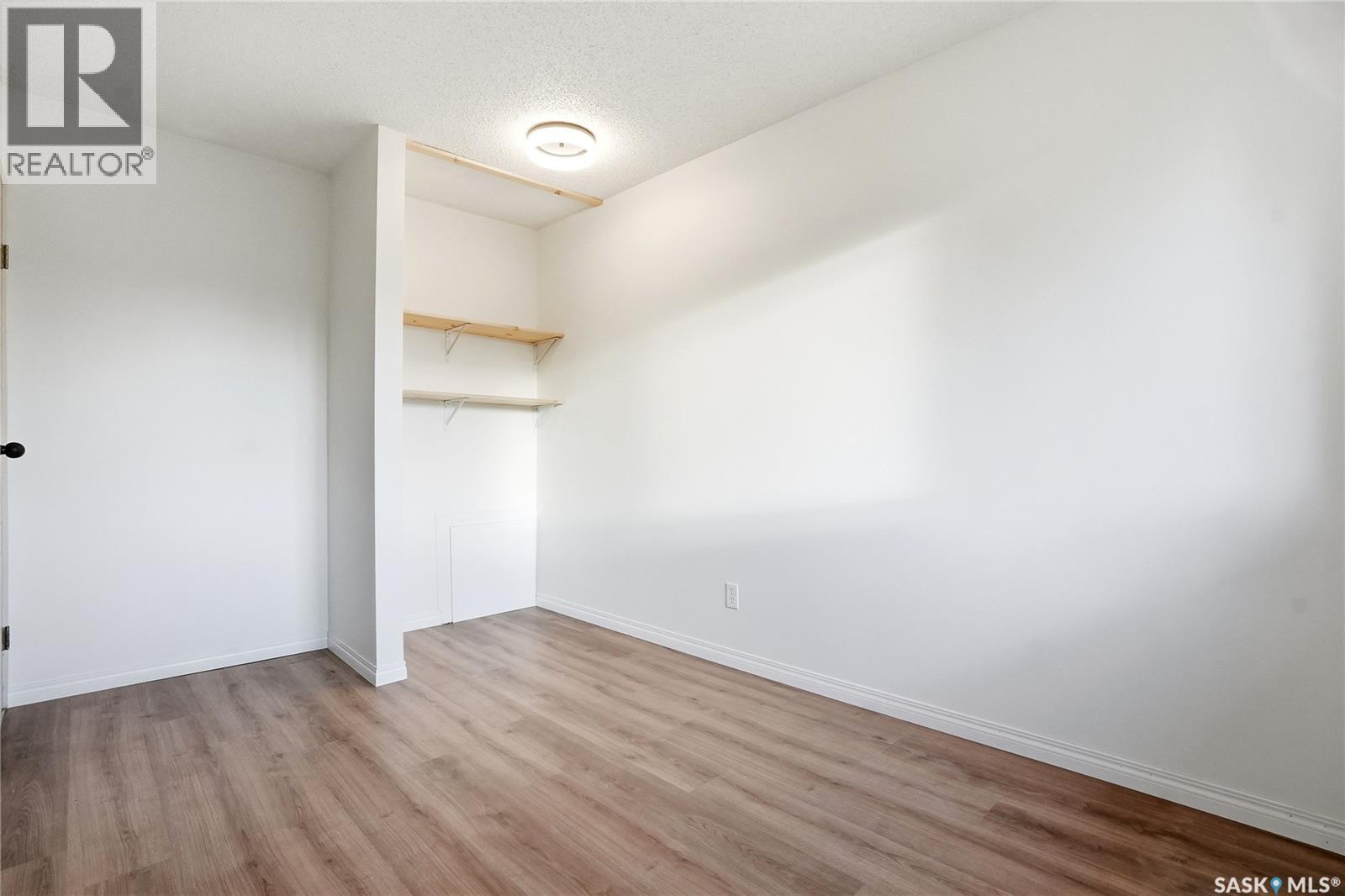 #93 1128 Mckercher DRIVE - 27