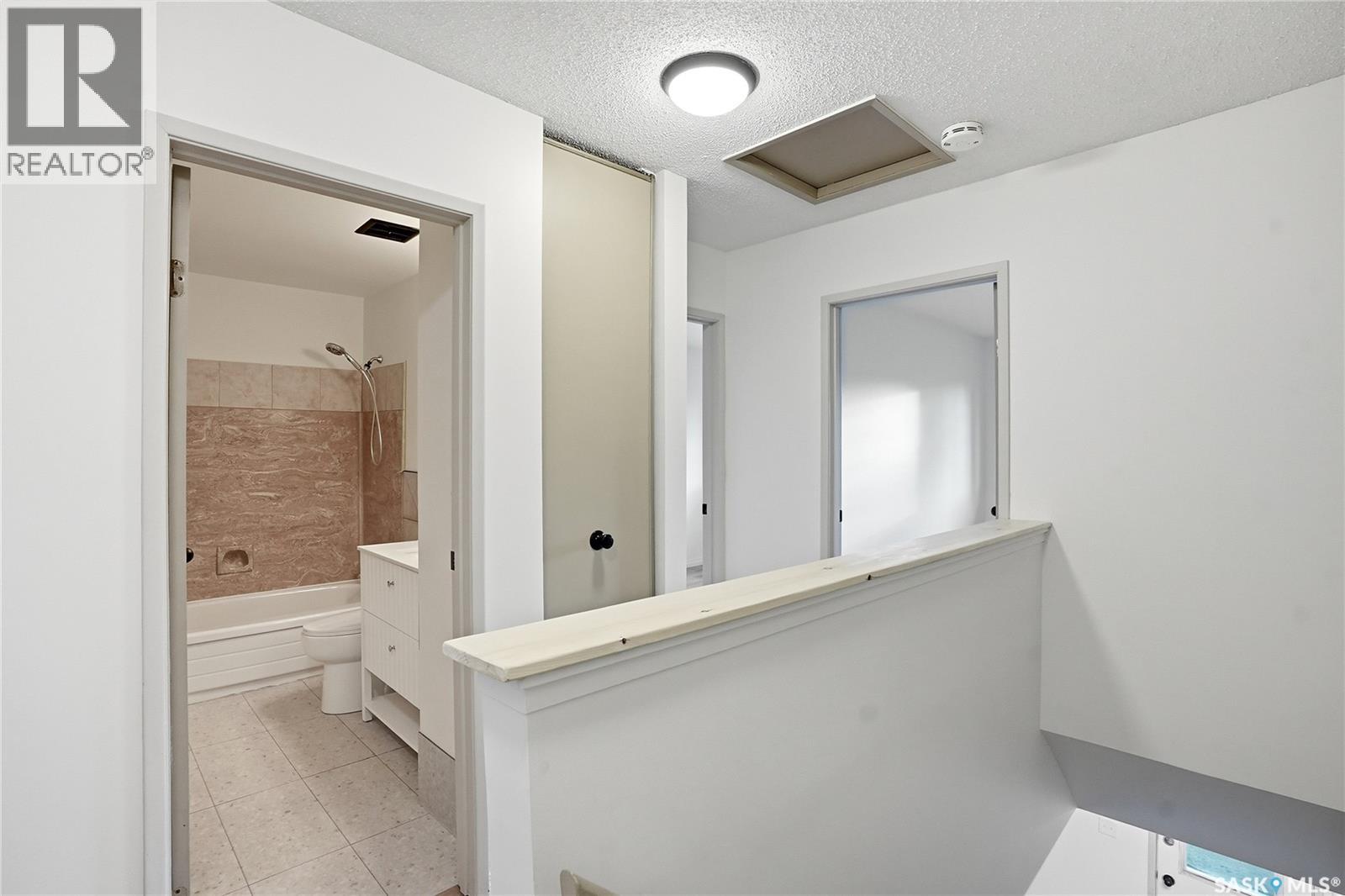 #93 1128 Mckercher DRIVE - 30