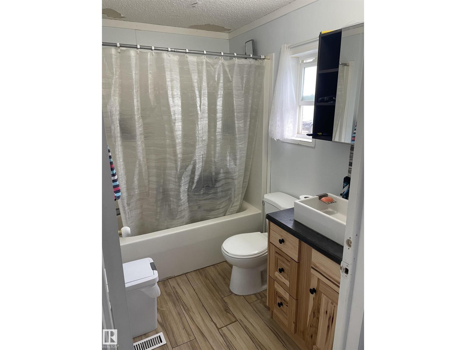 73 Willow Park Estates, Leduc