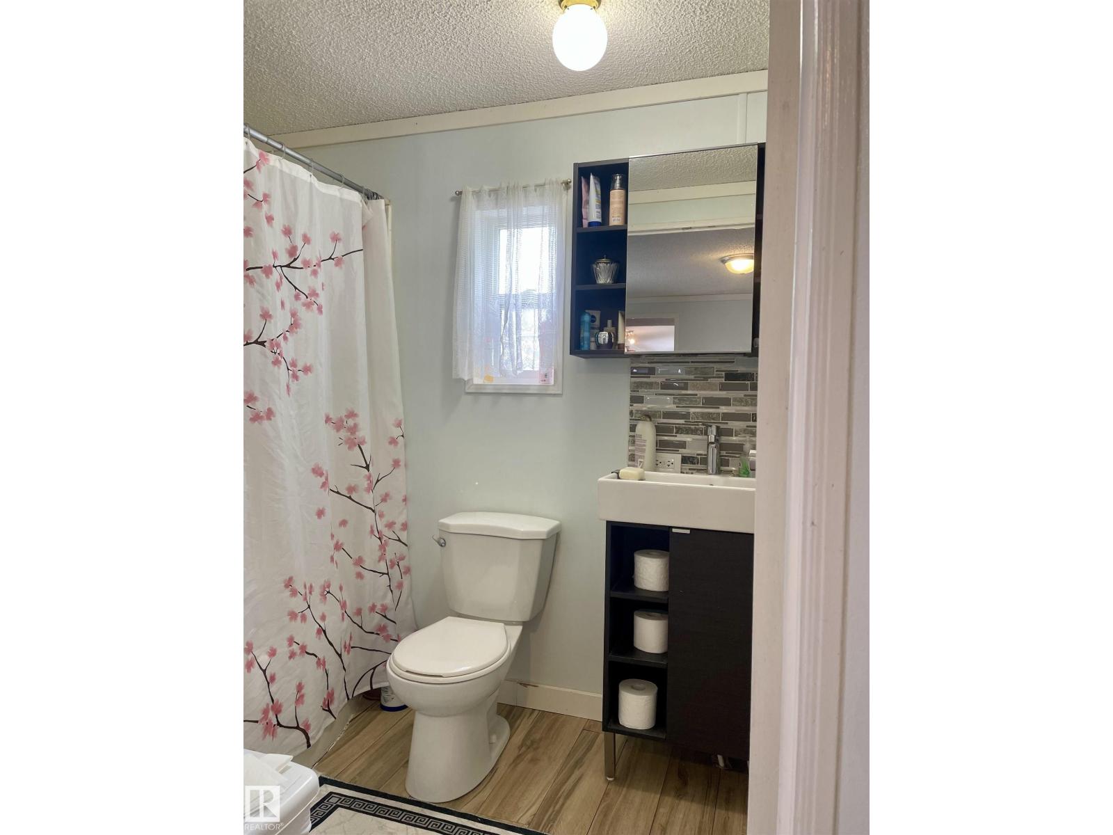 73 Willow Park Estates, Leduc
