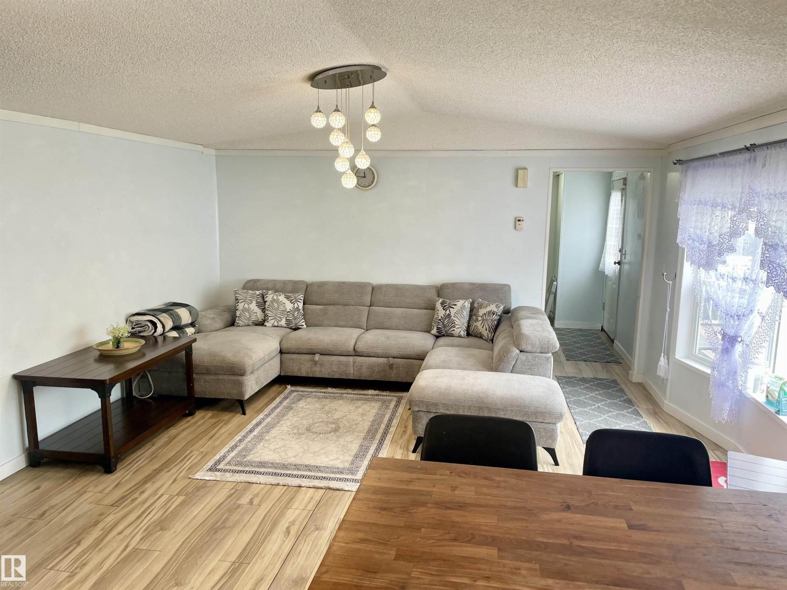 73 Willow Park Estates, Leduc