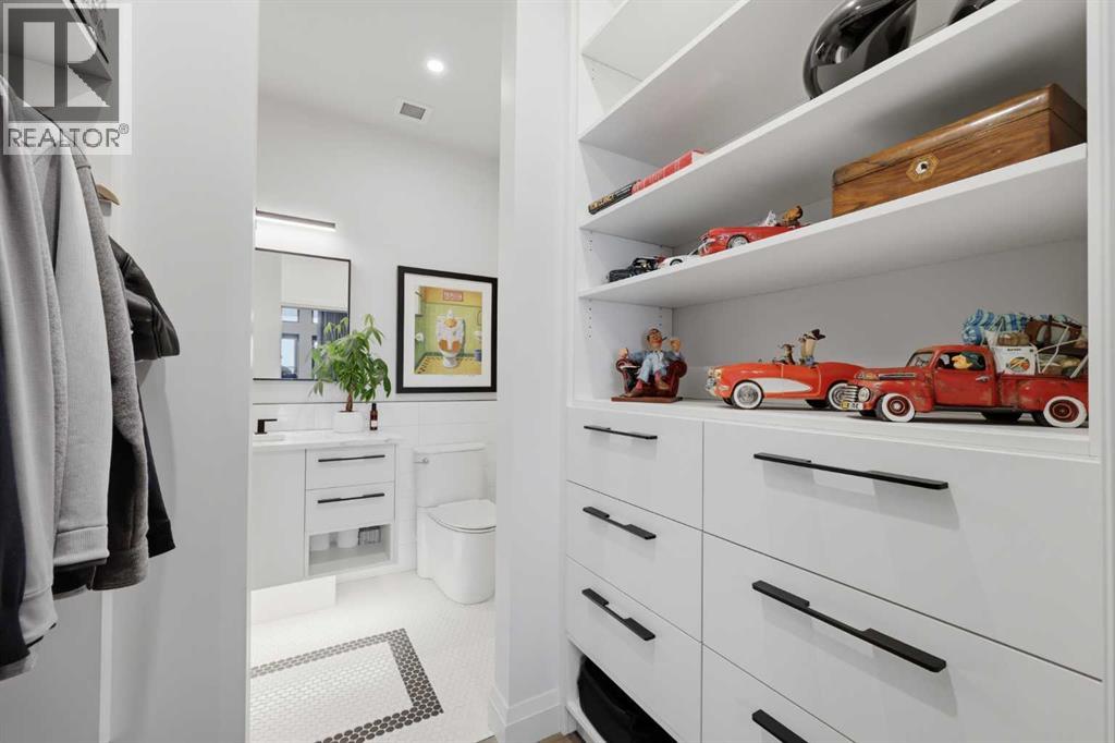 #215 835 78 Street SW - 29