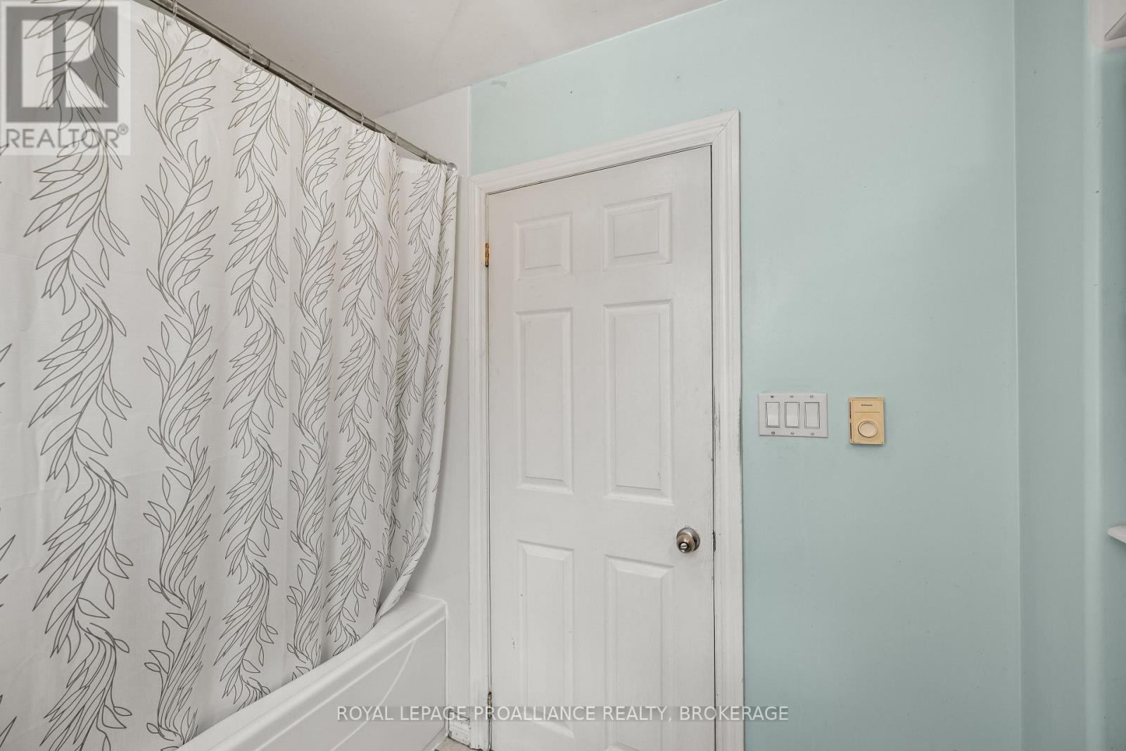 3734 BATTERSEA ROAD - 20