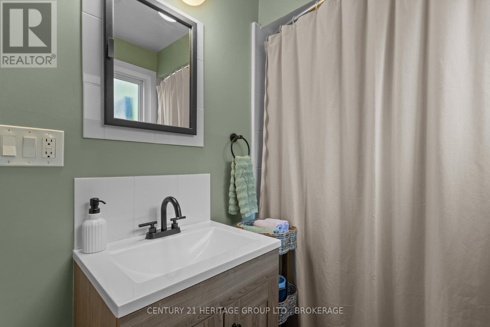 198 RAGLAN ROAD - 17