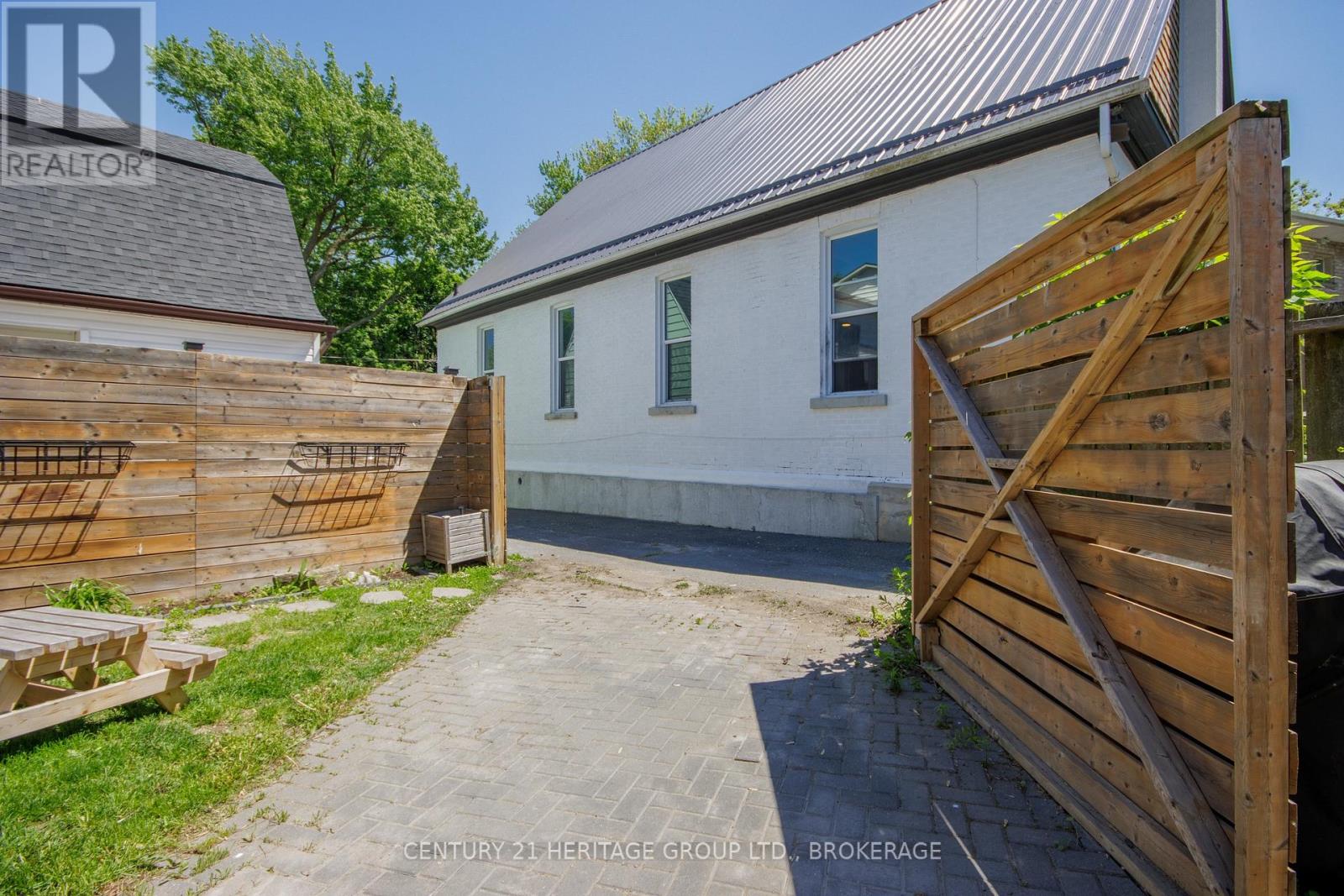 198 RAGLAN ROAD - 28