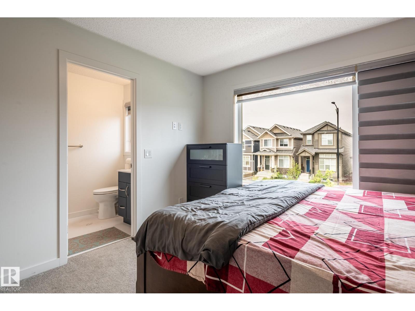 12112 35 AV SW - 41