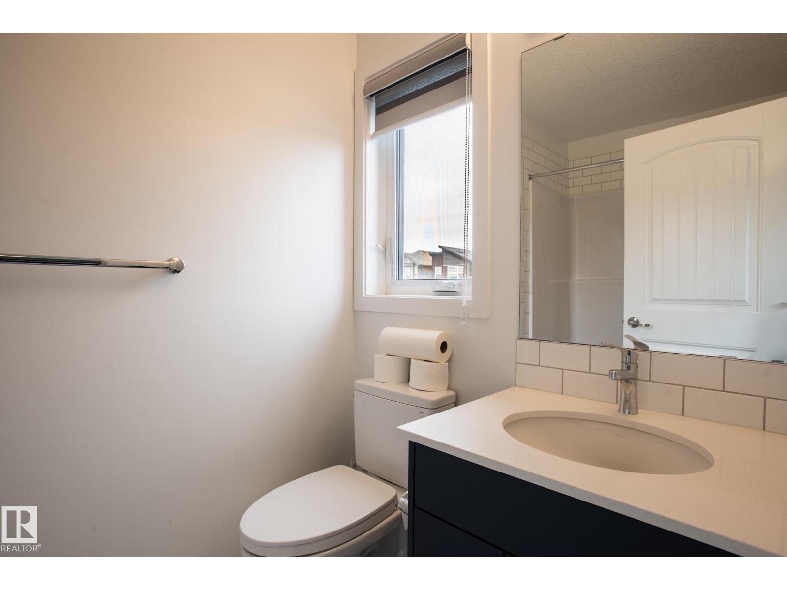 12112 35 AV SW - 43