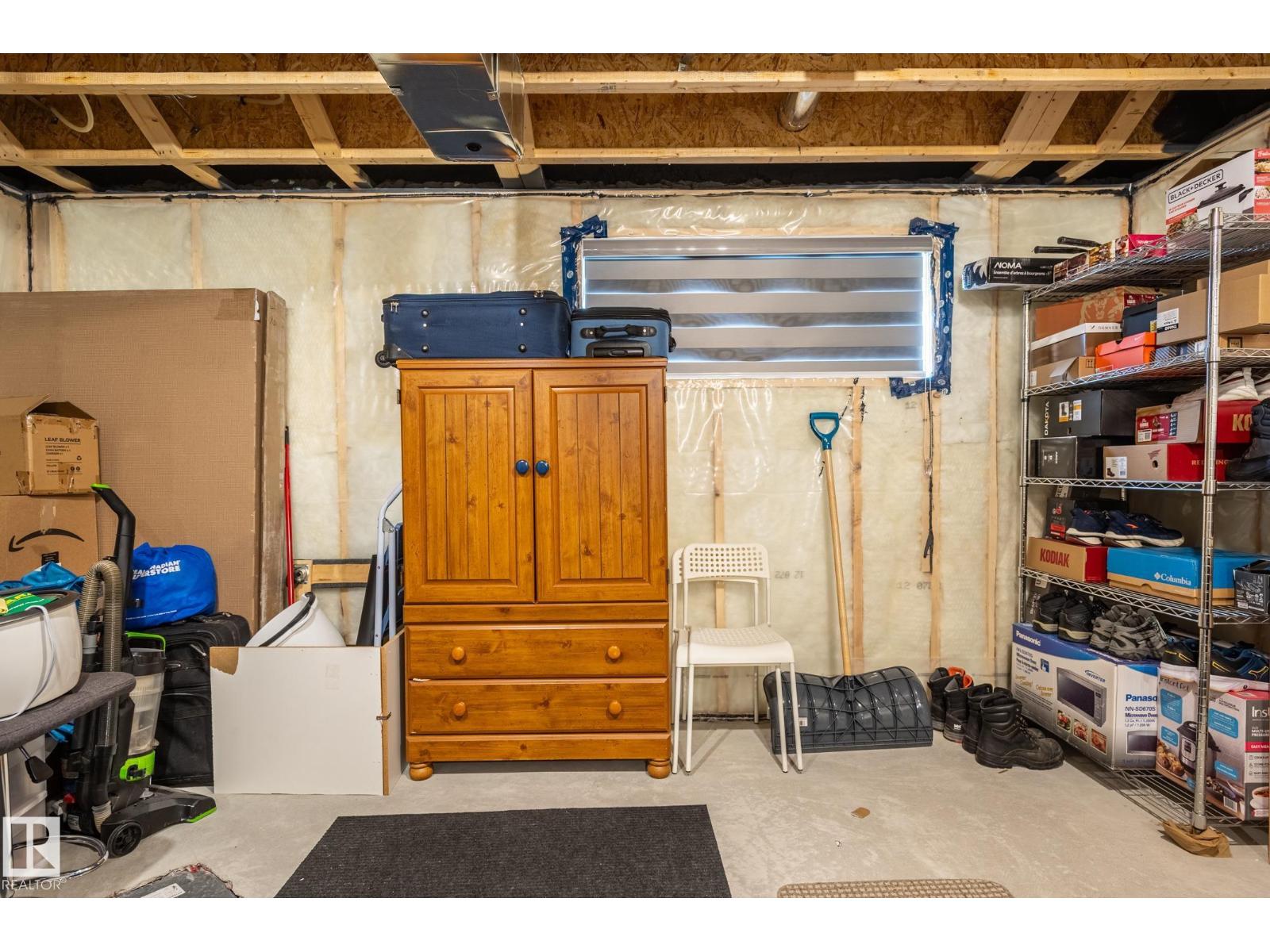 12112 35 AV SW - 46