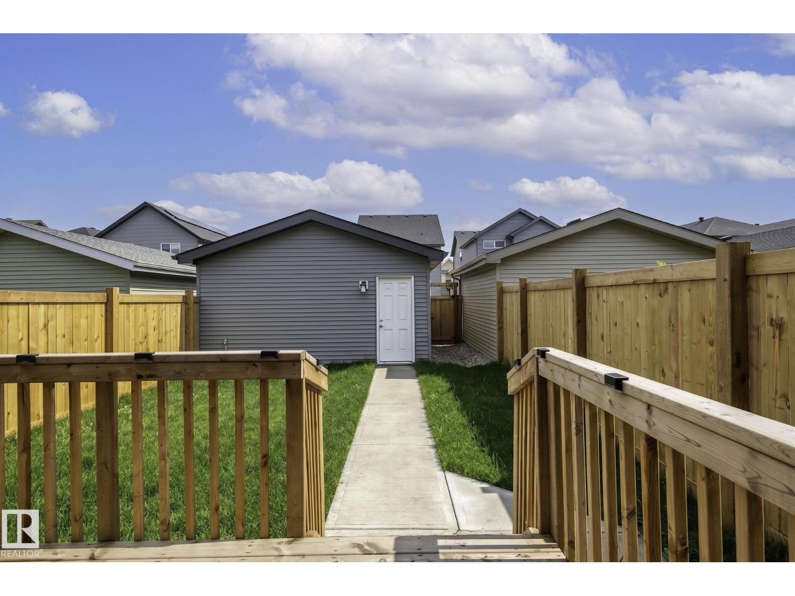 12112 35 AV SW - 51