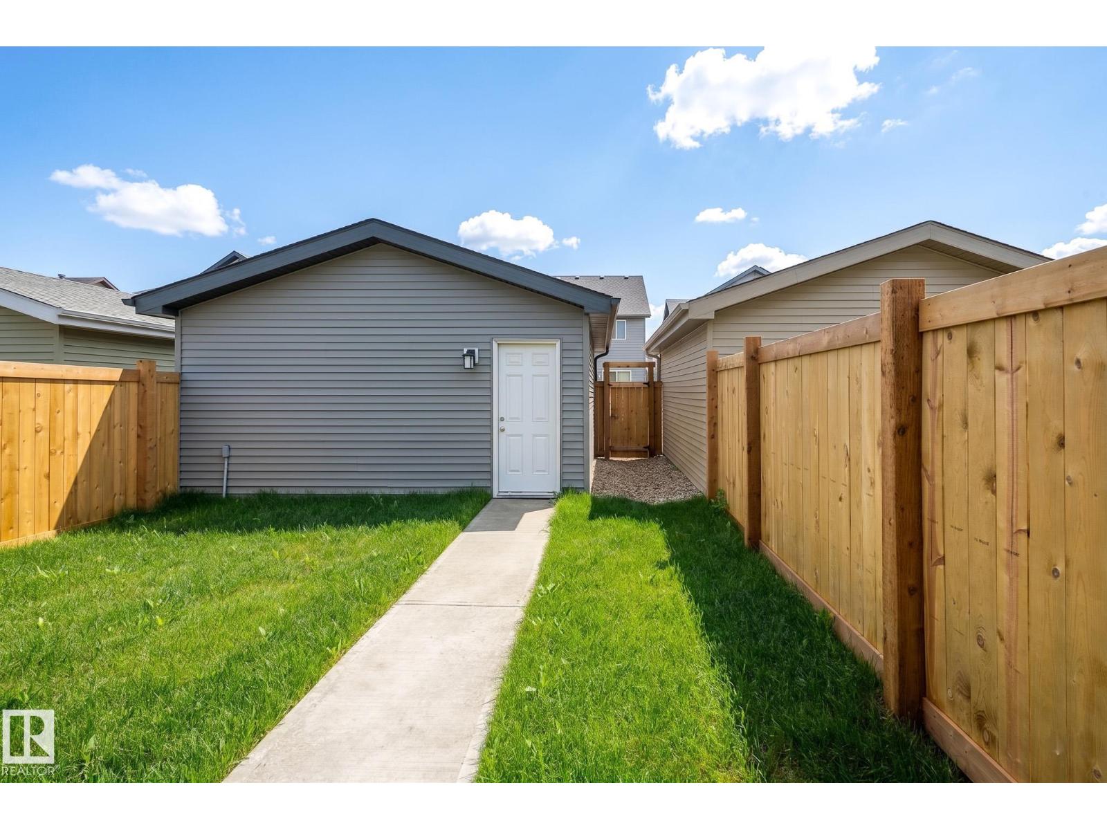 12112 35 AV SW - 52