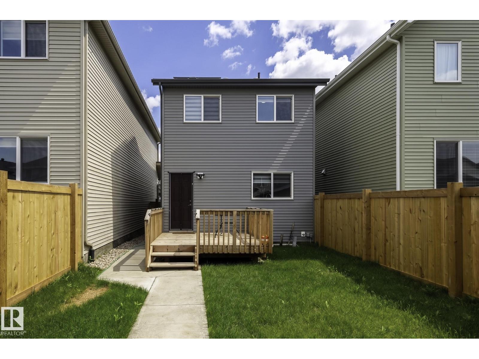 12112 35 AV SW - 50