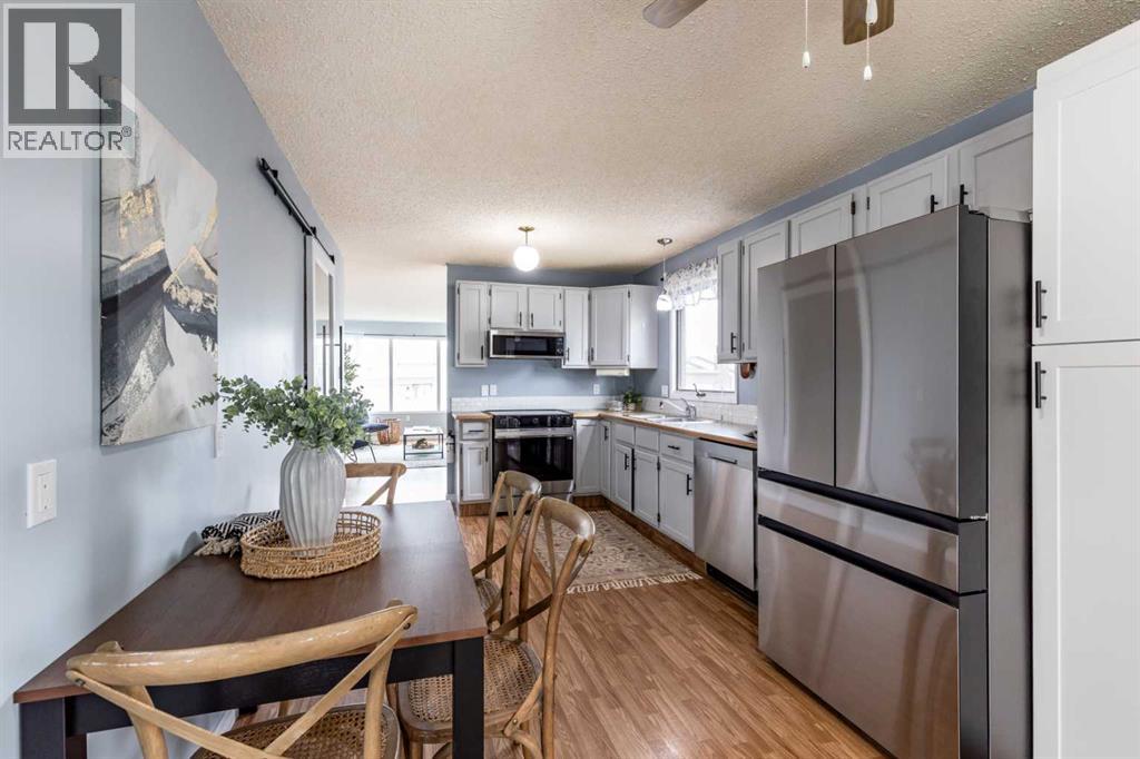 910 7 Street SE — photo 10