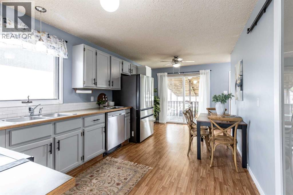 910 7 Street SE — photo 9