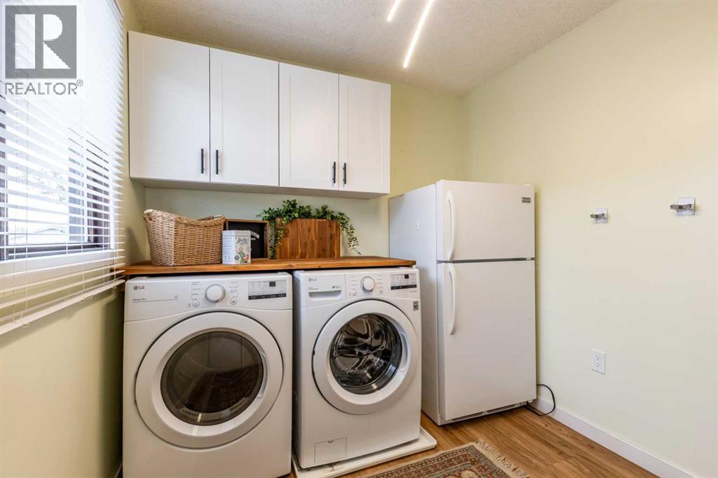 910 7 Street SE — photo 20