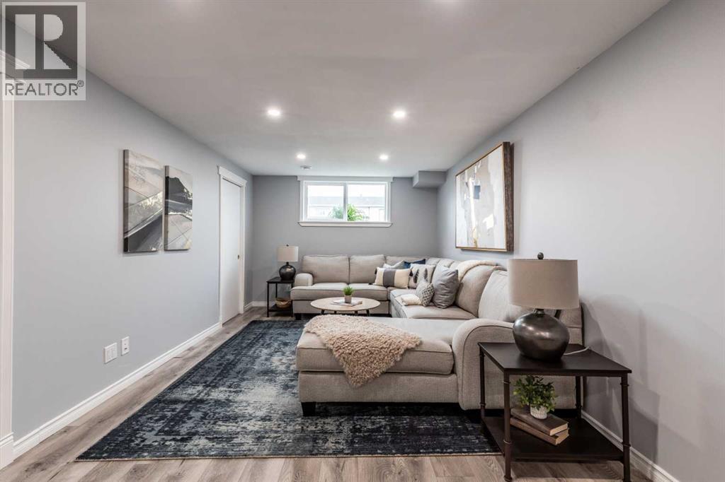 910 7 Street SE — photo 22