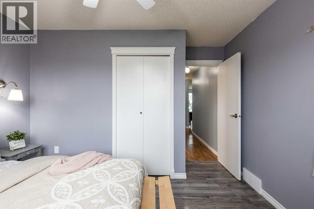 910 7 Street SE — photo 19