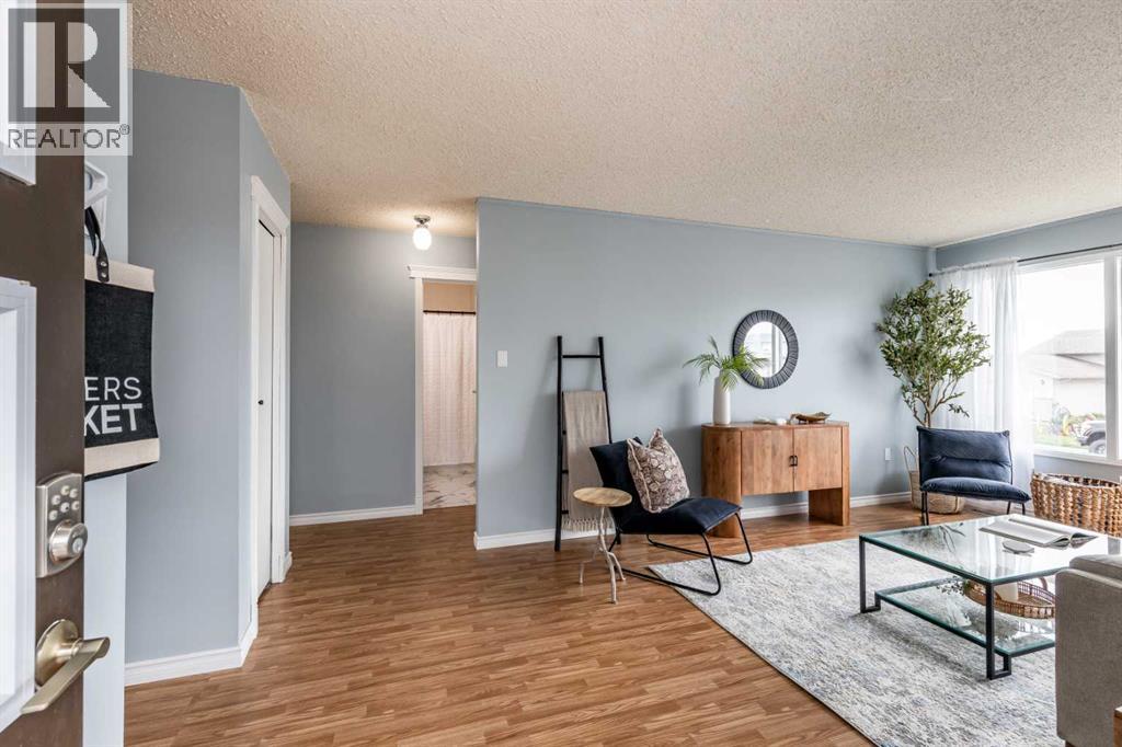910 7 Street SE - photo 3