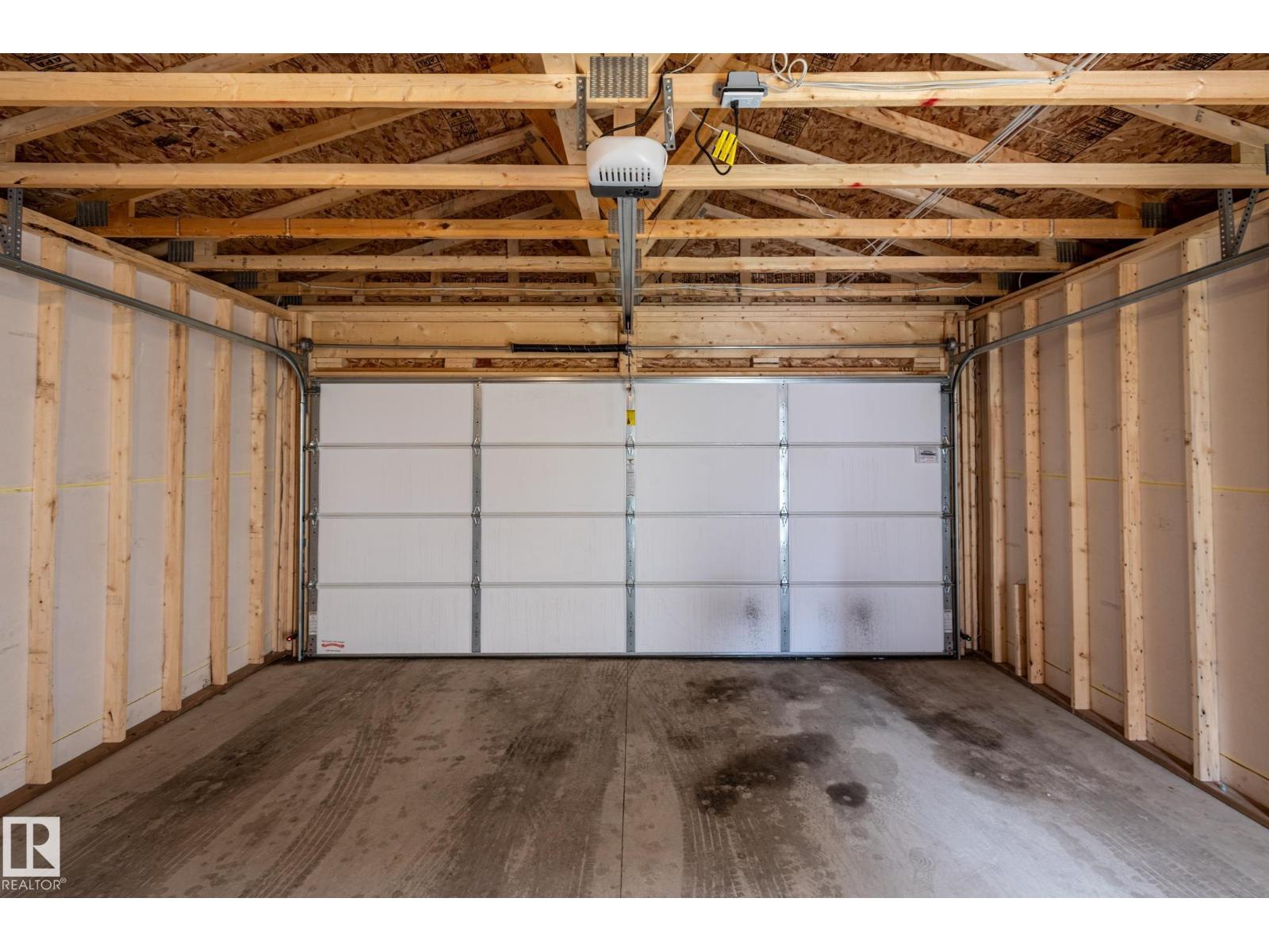 12112 35 AV SW - 53