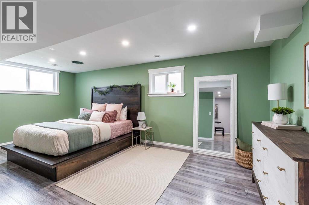 910 7 Street SE — photo 26