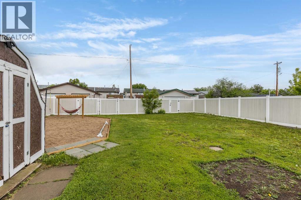 910 7 Street SE — photo 39