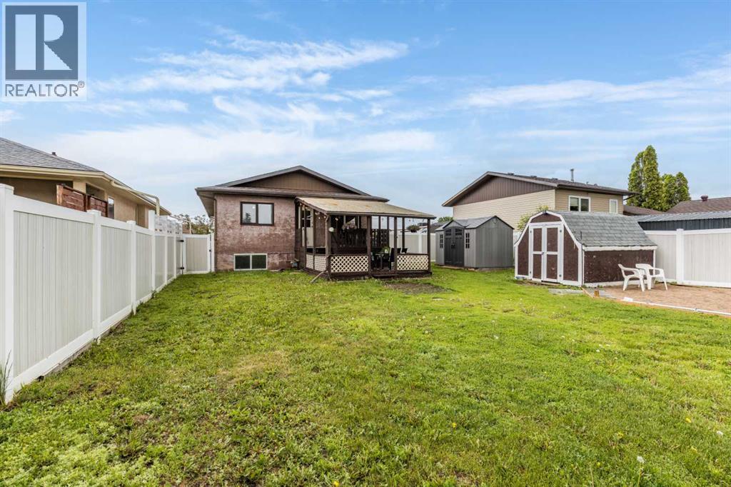 910 7 Street SE — photo 42