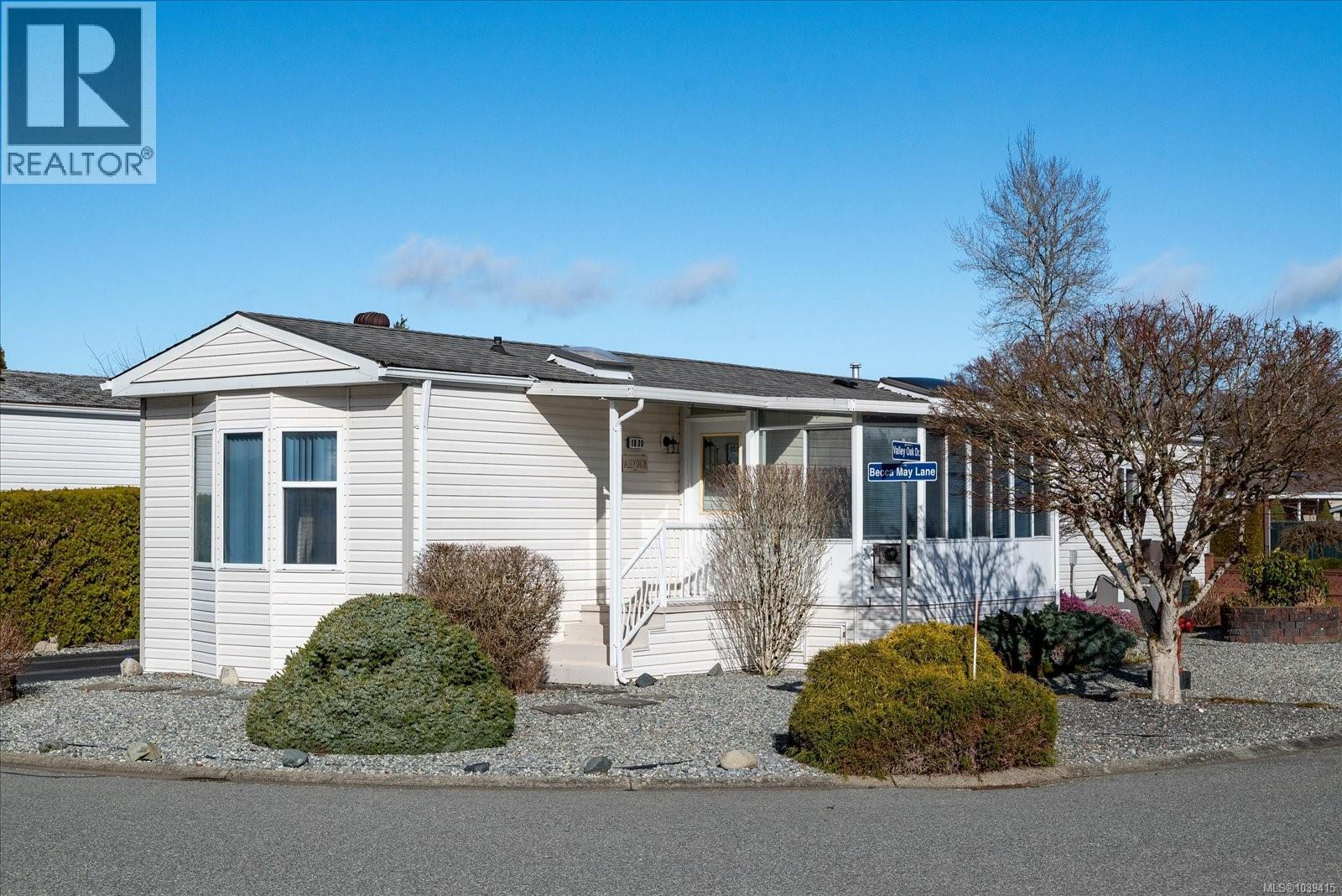 1839 Valley Oak Dr - 1