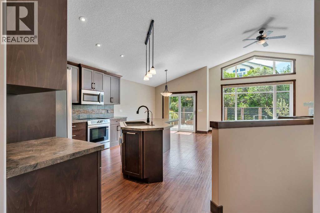 289 Riverwood Crescent - photo 4