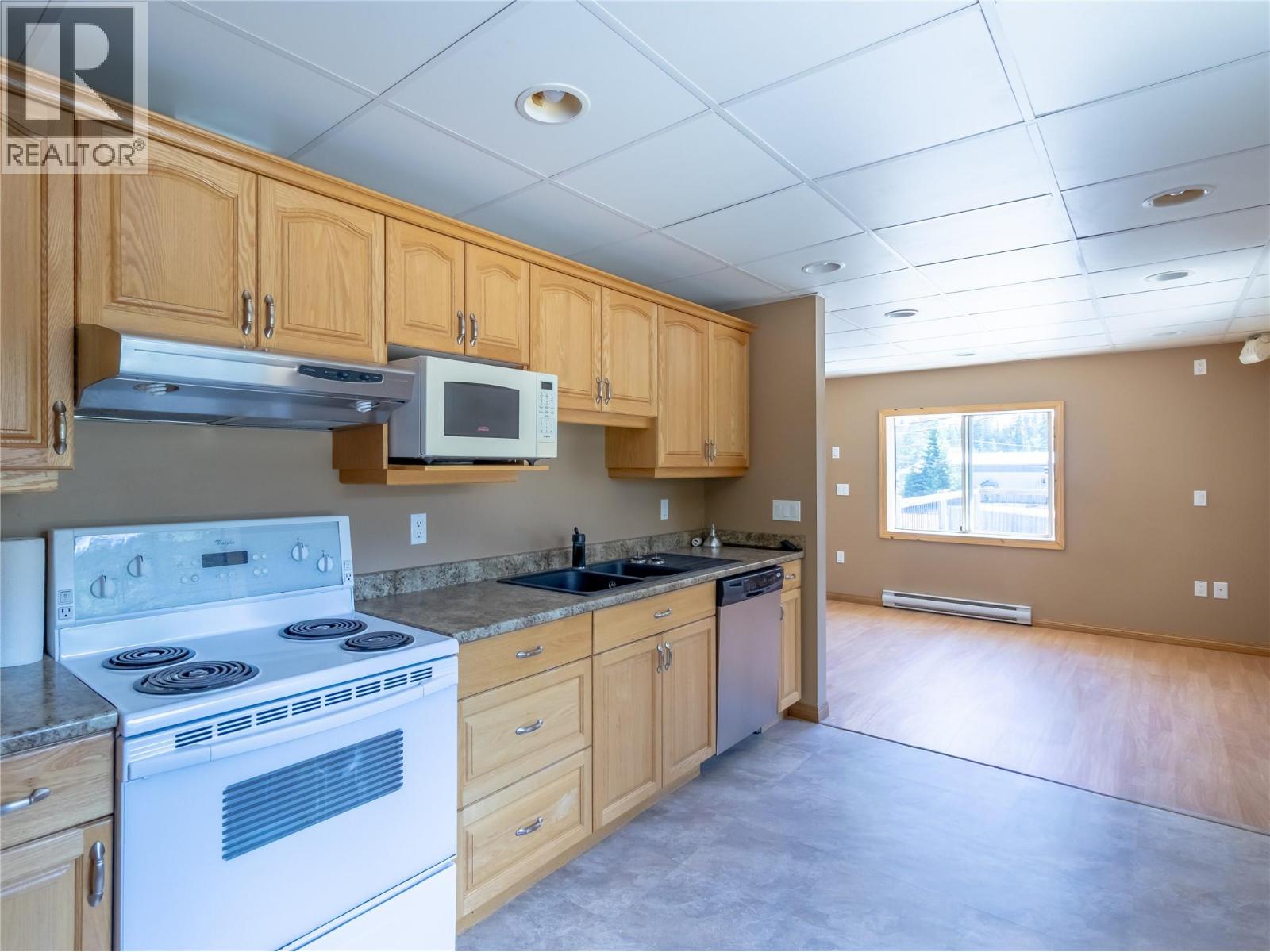  5671 Auto Road Southeast, Salmon Arm