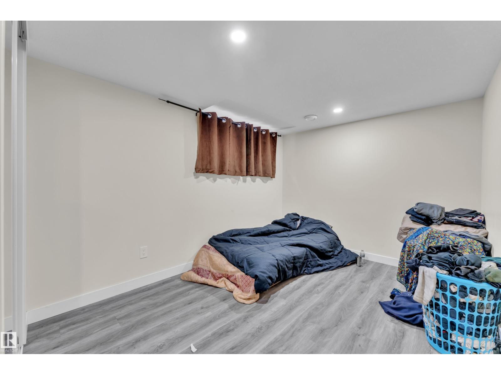 3363 13 AVE NW - 41