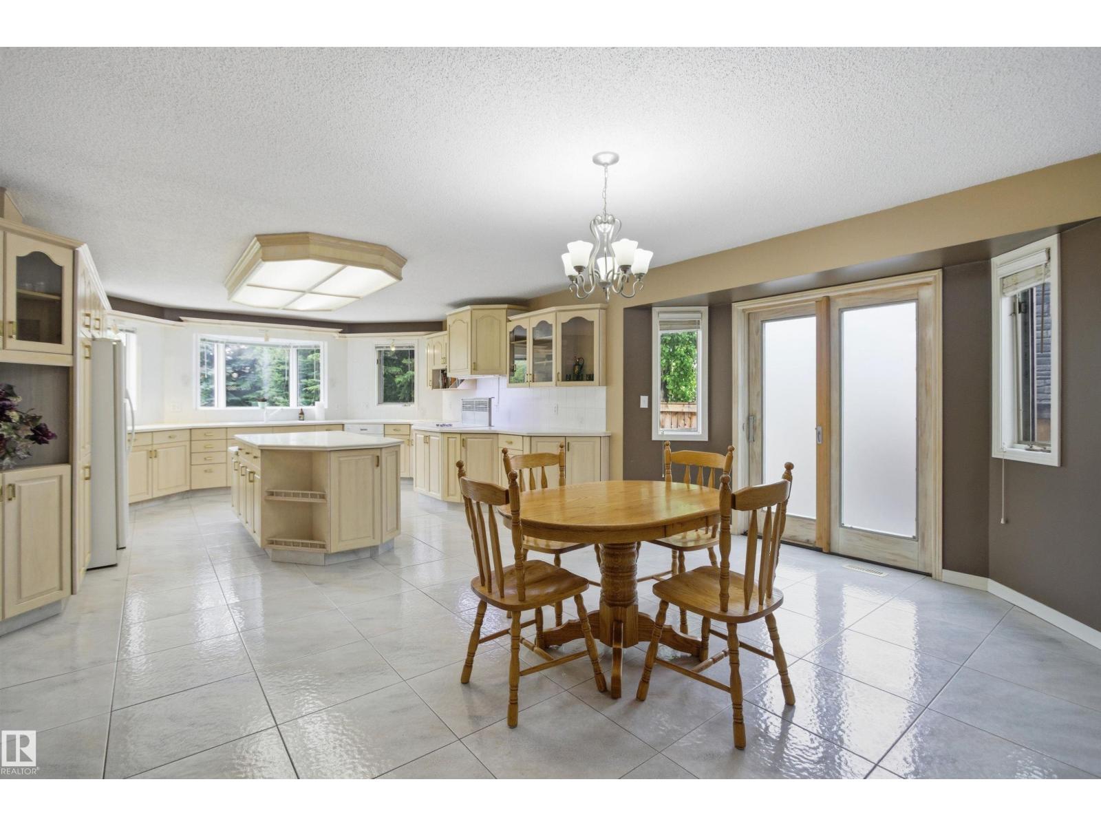 521 ESTATE DR - 13