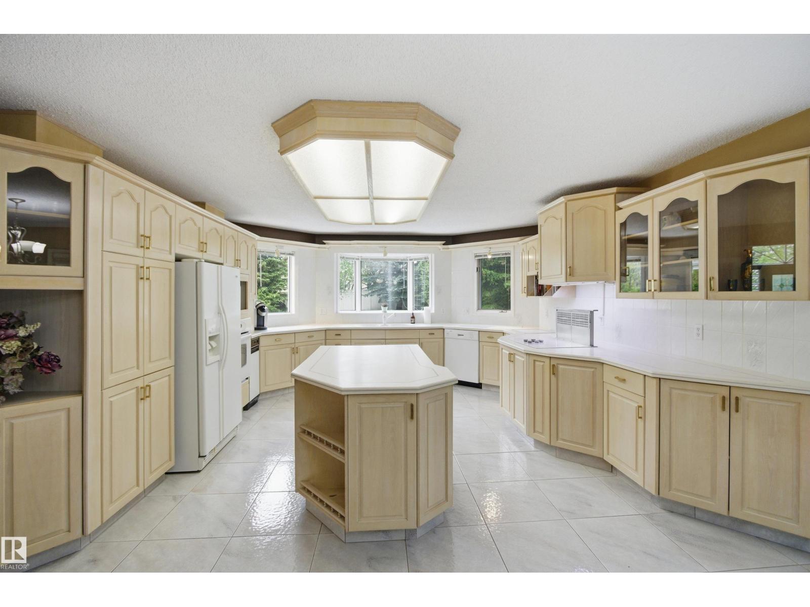 521 ESTATE DR - 15