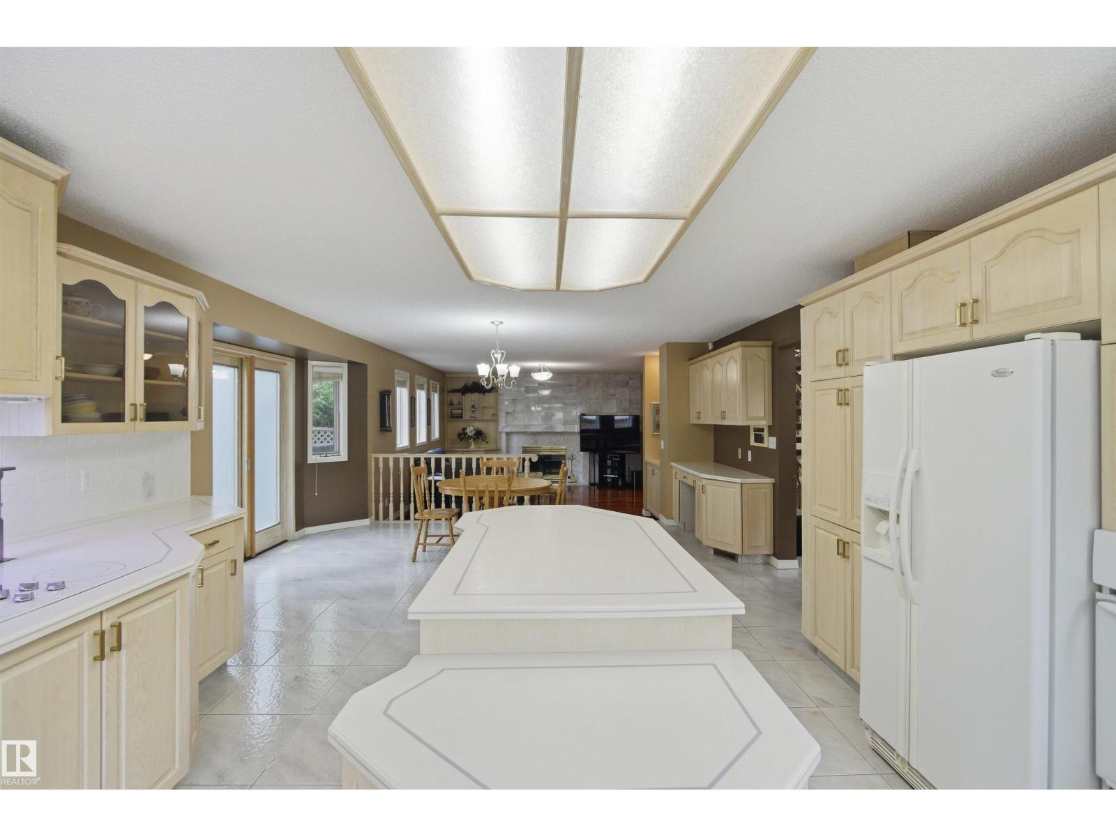 521 ESTATE DR - 19