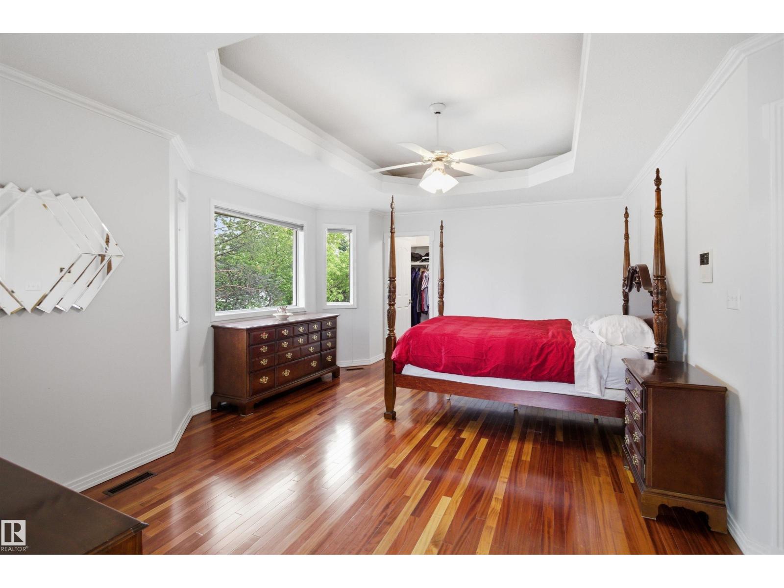 521 ESTATE DR - 24