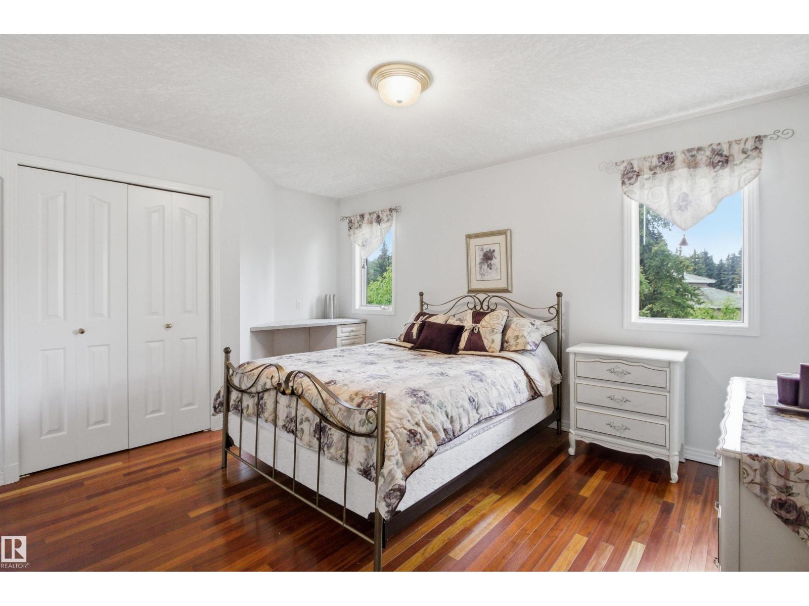 521 ESTATE DR - 30