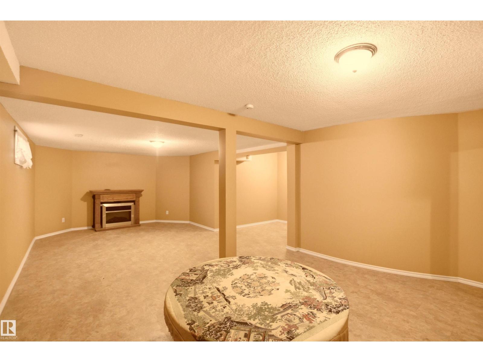 521 ESTATE DR - 37