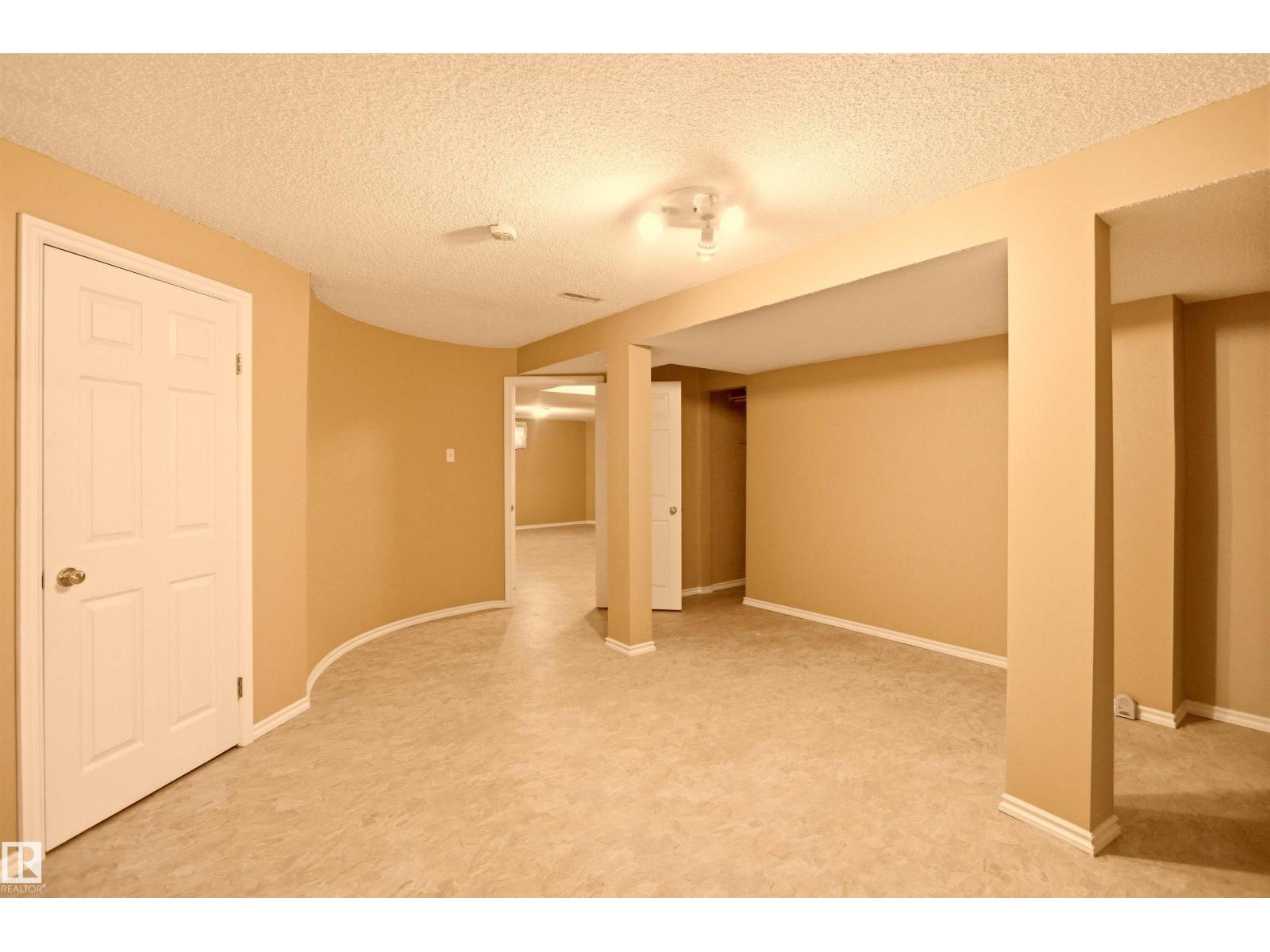 521 ESTATE DR - 39